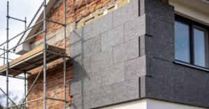 Ile kosztuje ocieplenie domu 200m2? Ceny materiałów i robocizny w 2024